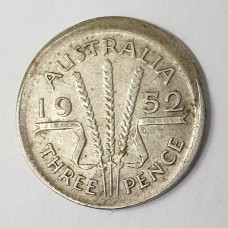 AUSTRALIA 1952 . THREEPENCE . ERROR . OFF CENTRE MIS-STRIKE